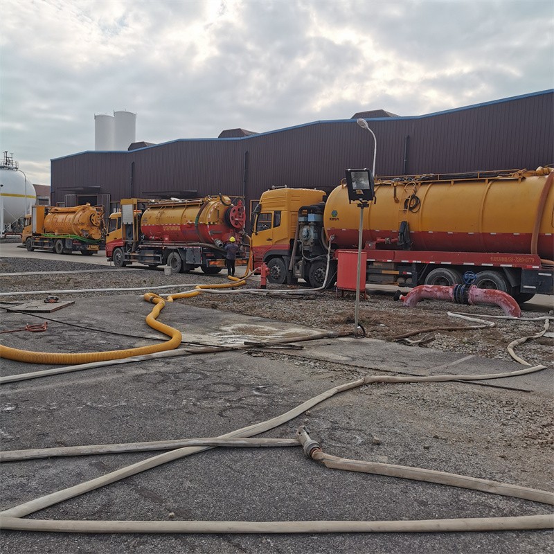 陆川污水池清理