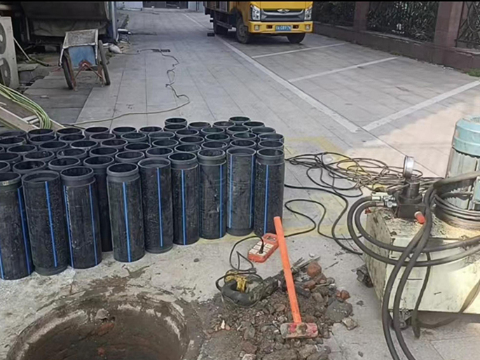 陆川PE置换管厂家 DN315置换管 非开挖管短管置换